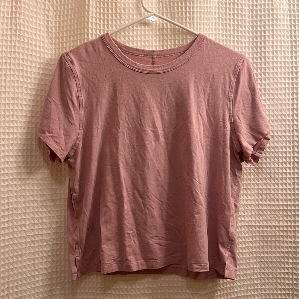 Lululemon Women’s Cropped T-Shirt Pink Mauve Size 10